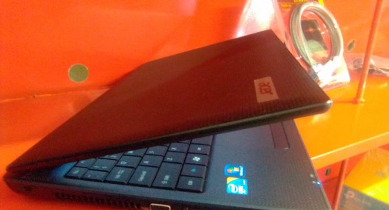 Acer Travelmate 5744 (2.40GHz , Core i3- M 370 “1st Generation”