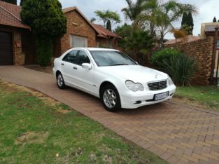 One Owner – 2002 Merc C180 – R59900