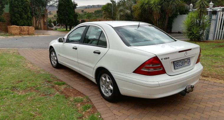 One Owner – 2002 Merc C180 – R59900
