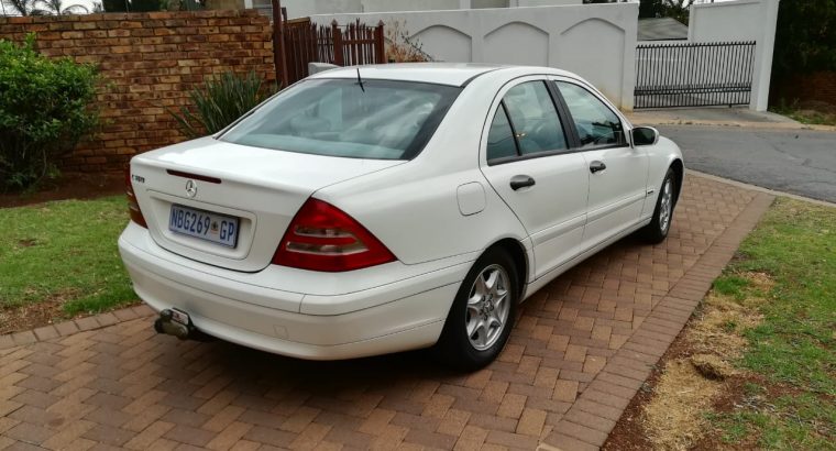 One Owner – 2002 Merc C180 – R59900