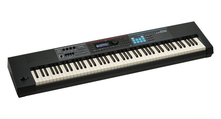 Roland JUNO-DS88 Stage Performance Bundle