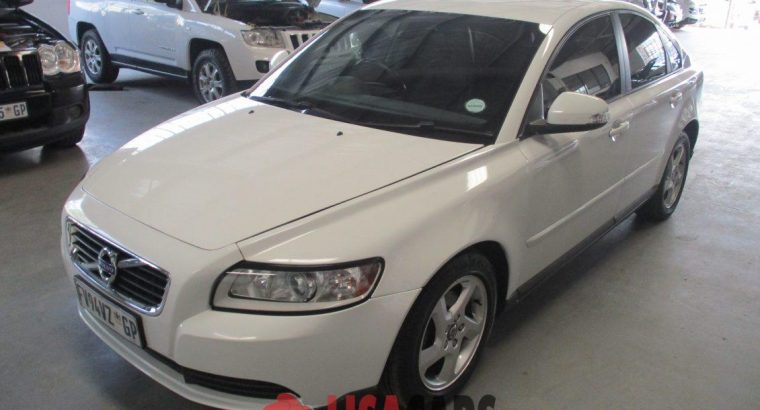VOLVO S40