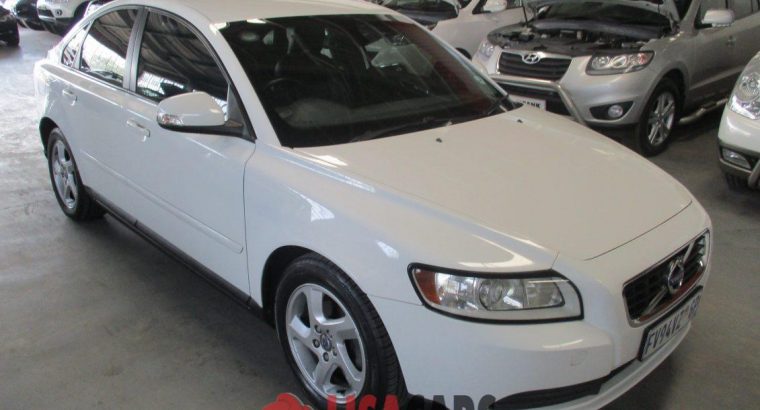 VOLVO S40