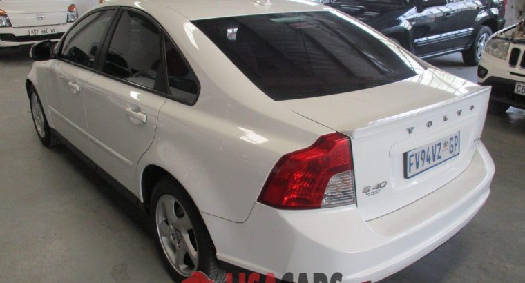 VOLVO S40