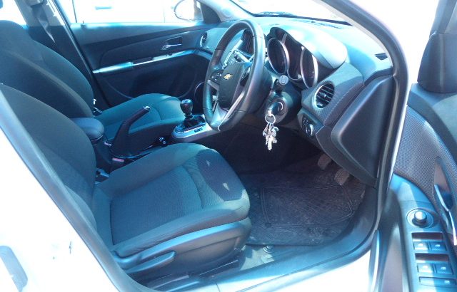 2016 Chevrolet Cruze Ls Hatchback 1.6