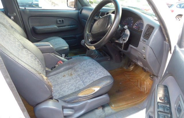 2001 Toyota Hilux 2700i Double Cab