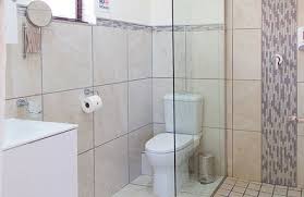 Salvador Guest House 0848103487 (R200 a night)