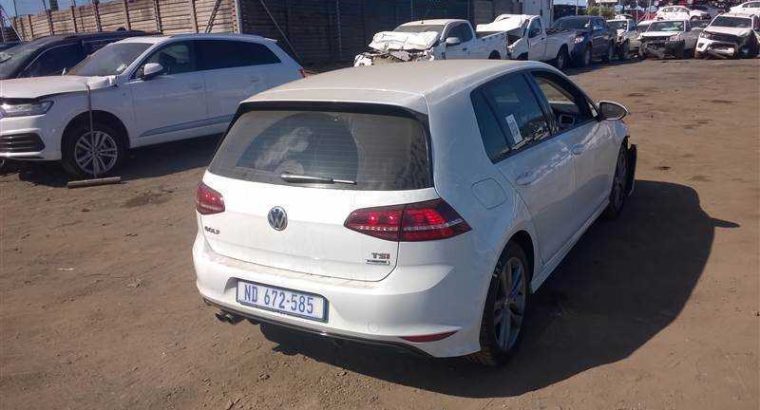 2016 VOLKSWAGEN GOLF VII 1.4 TSI COMFORTLINE