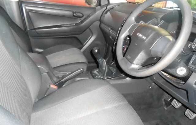 2014 ISUZU KB 250 D-TEQ D/CAB LE with 132644