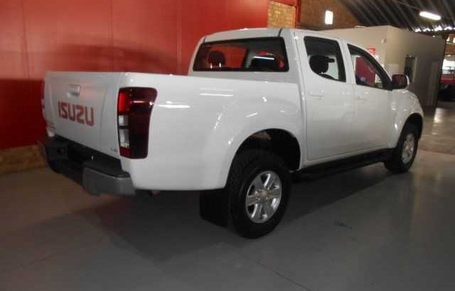 2014 ISUZU KB 250 D-TEQ D/CAB LE with 132644
