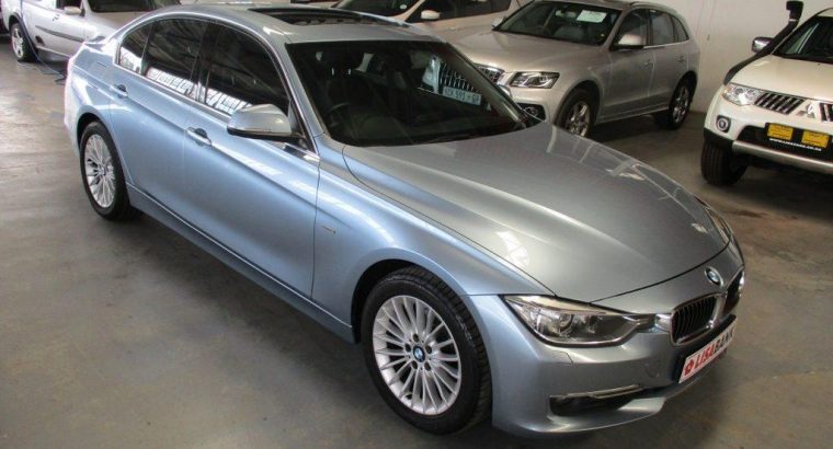 BMW 320i Luxury line F30