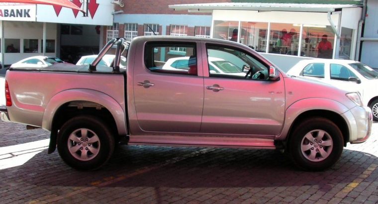 TOYOTA HILUX 4.0 V6 RAIDER 4X4 AT PU DC 2011