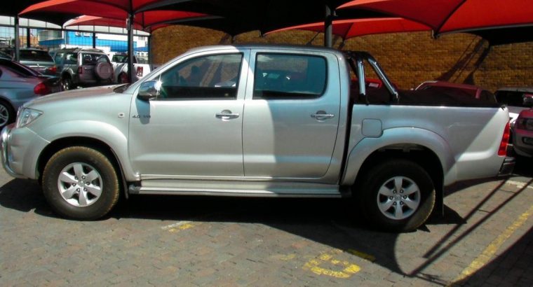 TOYOTA HILUX 4.0 V6 RAIDER 4X4 AT PU DC 2011