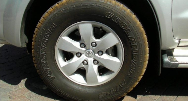 TOYOTA HILUX 4.0 V6 RAIDER 4X4 AT PU DC 2011