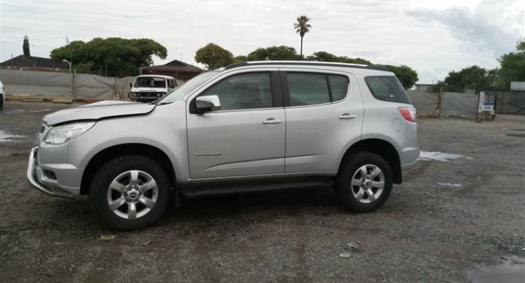 CHEV TRAILBLAZER 2.8LTZ A/T 2014 PARTS AND ENGINE FOR SALE