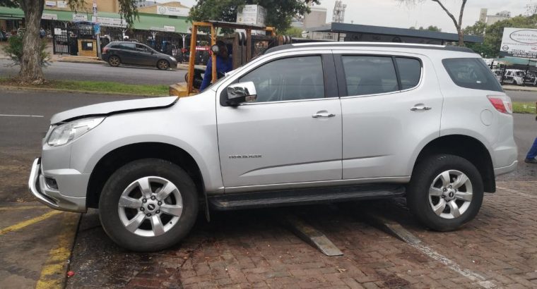 CHEV TRAILBLAZER 2.8 LTZ A/T 2014 PARTS AND ENGINE FOR SALE