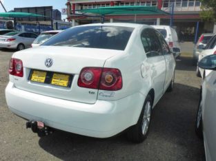 vw polo vivo sedan 1.6 Trendline