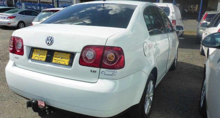 vw polo vivo sedan 1.6 Trendline