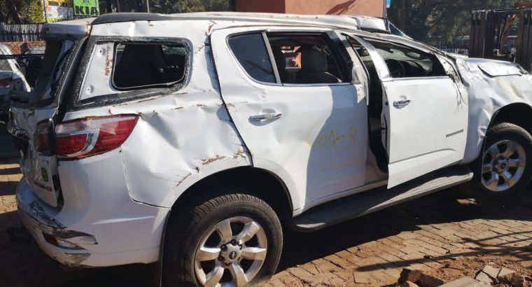 CHEV TRAILBLAZER 2.8 DURAMAX DIESEL STRIPPING FOR