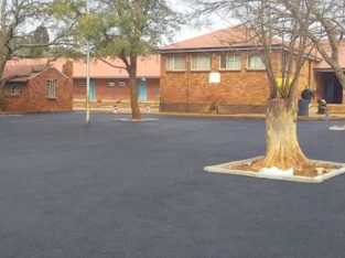 TAR ROADS FROM R80