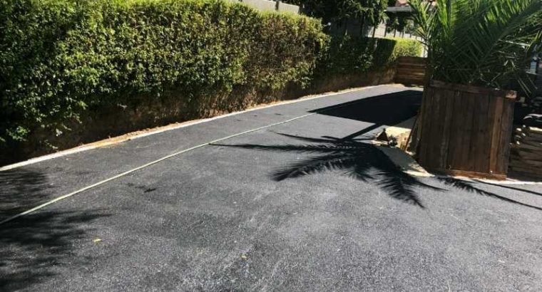 TAR ROADS FROM R80