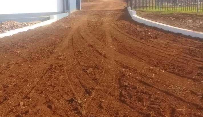 TAR ROADS FROM R80