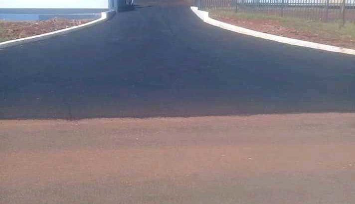 TAR ROADS FROM R80