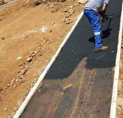 TAR ROADS FROM R80
