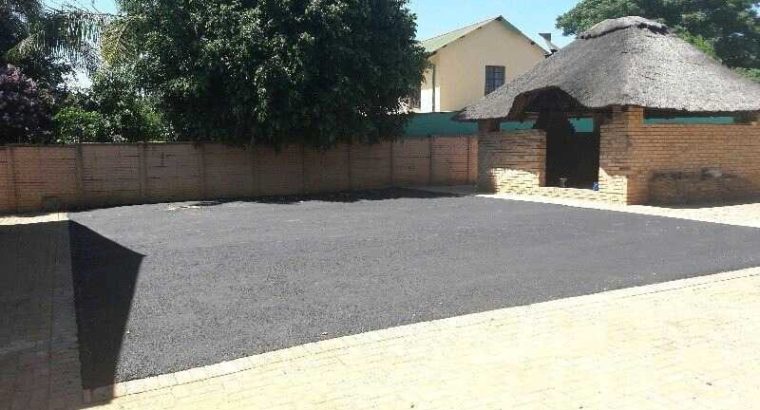 TAR ROADS FROM R80