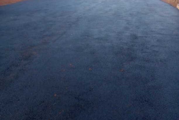 TAR ROADS FROM R80