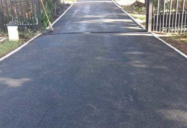 TAR ROADS FROM R80