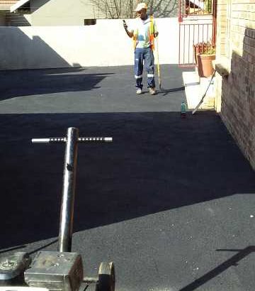 TAR ROADS FROM R80