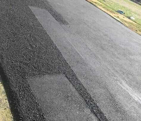 TAR ROADS FROM R80