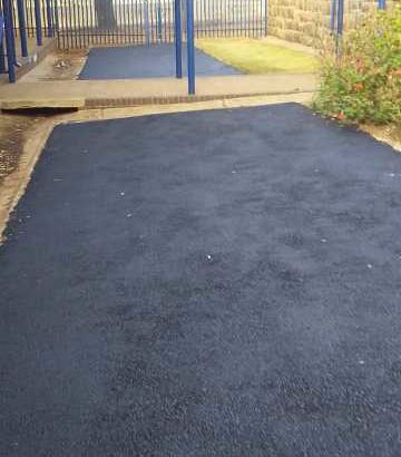 TAR ROADS FROM R80