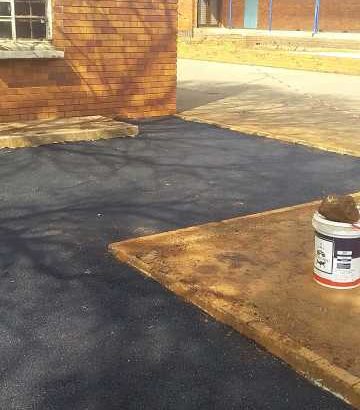 TAR ROADS FROM R80