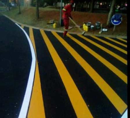 TAR ROADS FROM R80