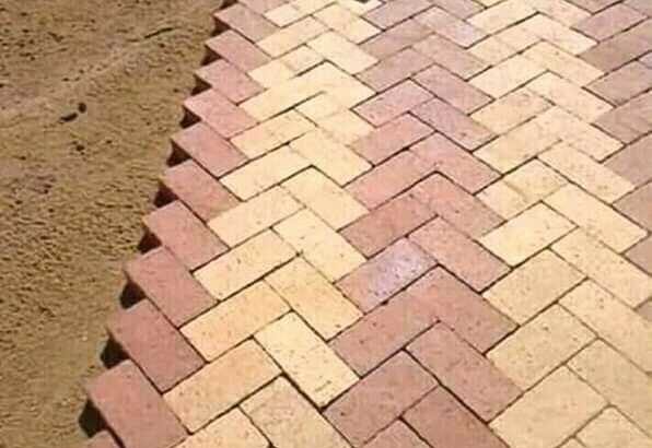 TAR ROADS FROM R80