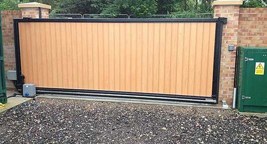 Wooden gate and fencing Nutec gates