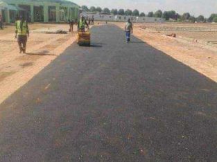 Tar surfacing and paving from R70