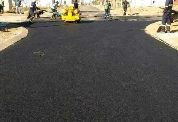 Tar surfacing and paving from R70