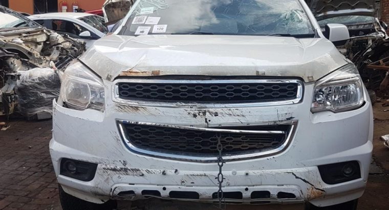 CHEV TRAILBLAZER 2.5 2013 STRIPPING FOR SPARES