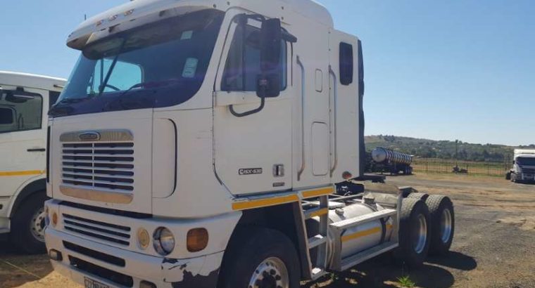 Freightliner Double axle Argosy ISX530 Truck