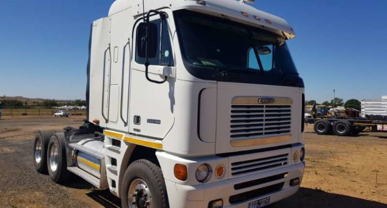Freightliner Double axle Argosy ISX530 Truck