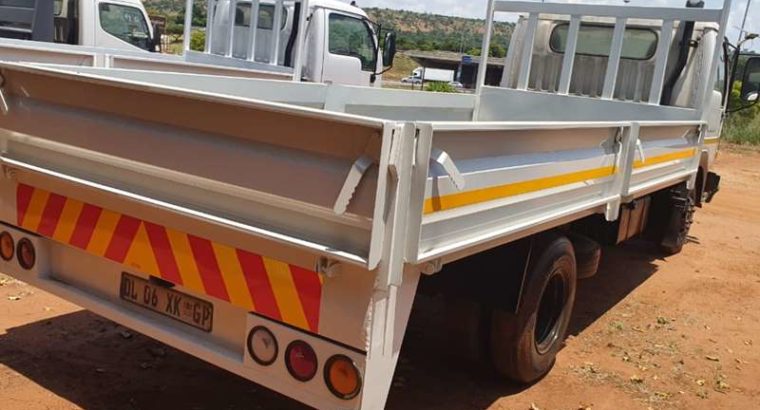 Nissan Dropside NISSAN UD40 DROPSIDE Truck
