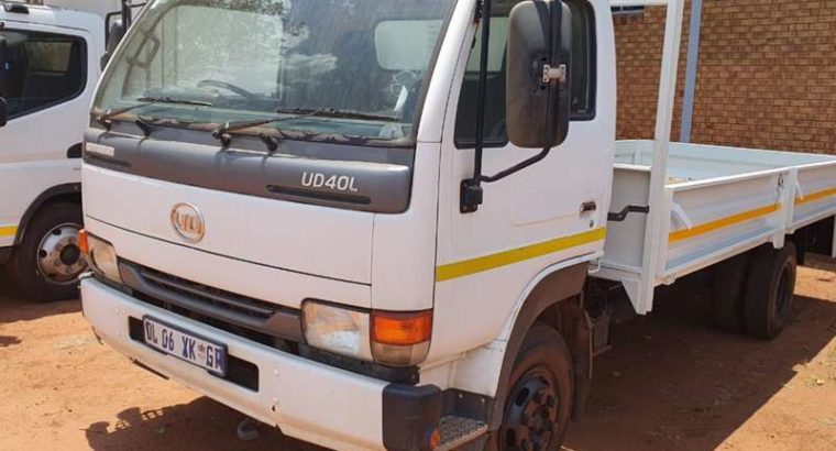 Nissan Dropside NISSAN UD40 DROPSIDE Truck
