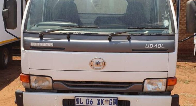 Nissan Dropside NISSAN UD40 DROPSIDE Truck
