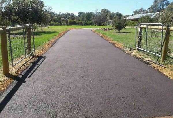 Experienced team tarred Surfaces driveways and parking areas