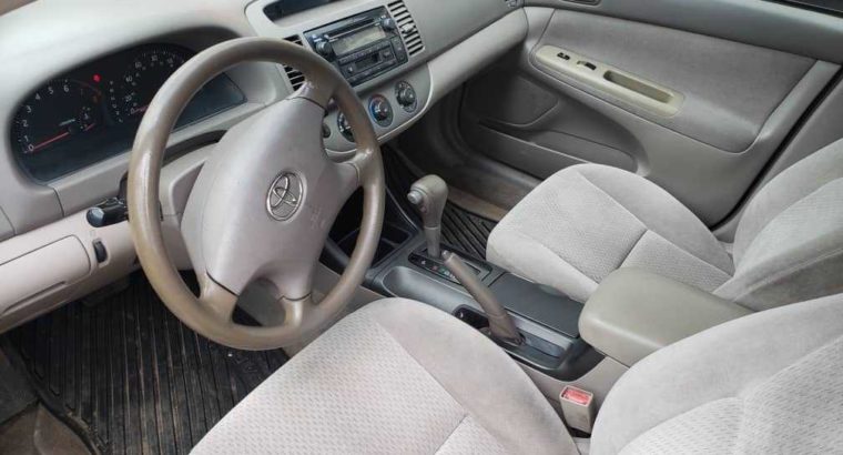 Toyota Camry 2004model