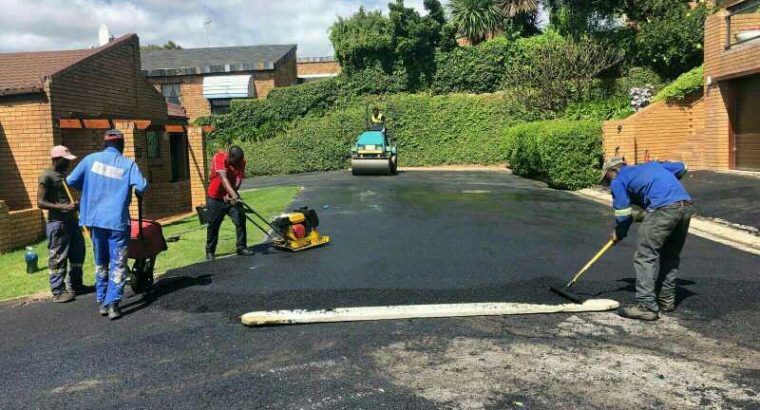 Experienced team tarred Surfaces driveways and parking areas
