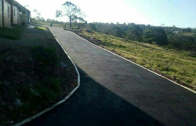 Experienced team tarred Surfaces driveways and parking areas